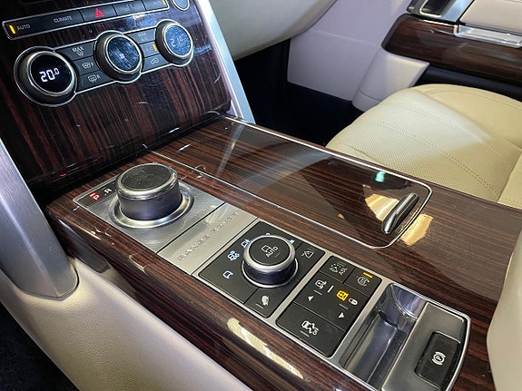 Land Rover Range Rover 11 of 23