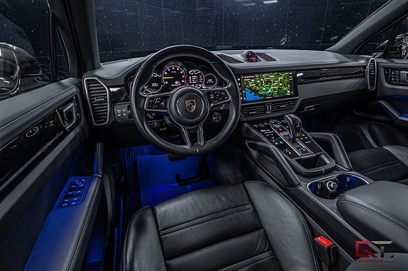 Porsche Cayenne 10 of 20