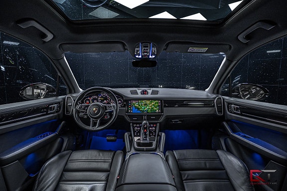 Porsche Cayenne 15 of 20