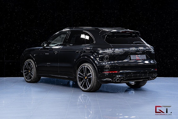 Porsche Cayenne 5 of 5