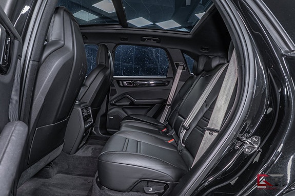 Porsche Cayenne 18 of 20