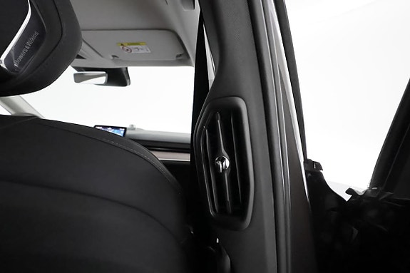Volvo EX90 17 of 28