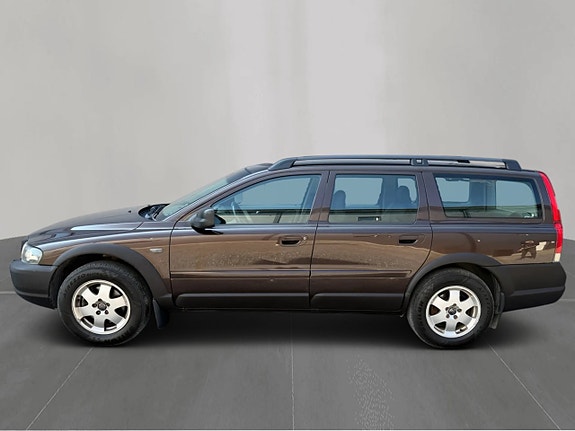 Volvo XC70 2 of 5