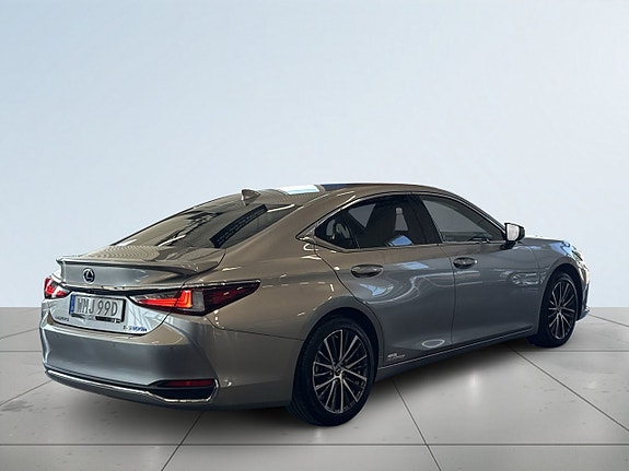 Lexus ES300h 6 of 24