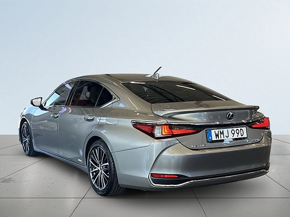 Lexus ES300h 5 of 24