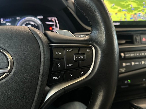 Lexus ES300h 21 of 24
