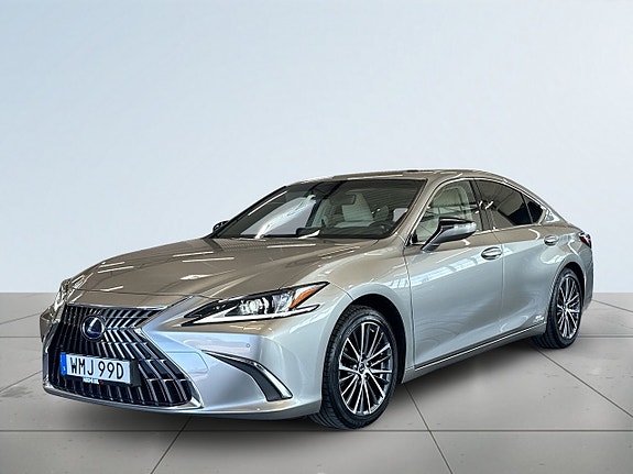 Lexus ES300h 16 of 24