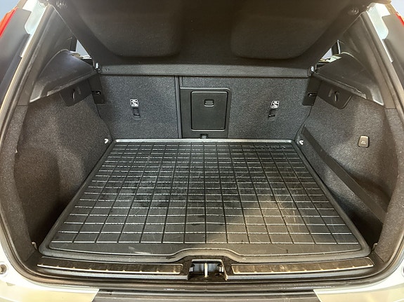 Volvo XC40 12 of 18