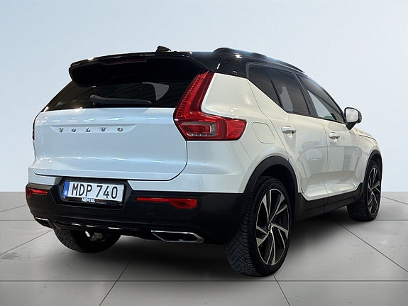 Volvo XC40 6 of 18