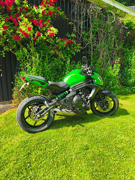Kawasaki Ninja ER-6n 2 of 5