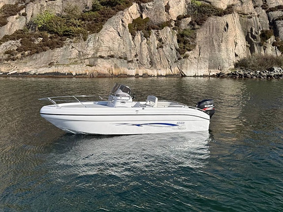 Ranieri Shadow 23 – Helt oanvänd - Suzuki DF250APX