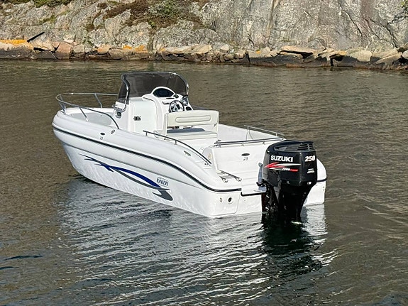 Ranieri Shadow 23 – Helt oanvänd - Suzuki DF250APX 2 of 12