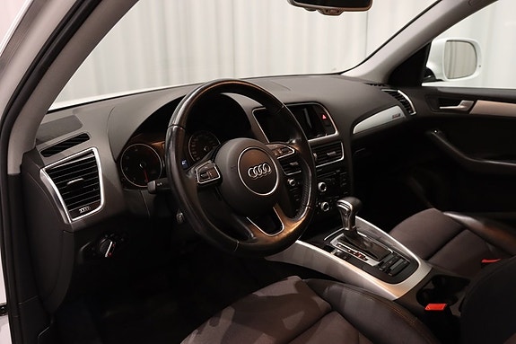 Audi Q5 10 of 21