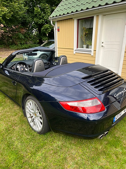 Porsche 911 Carrera S 5 of 5