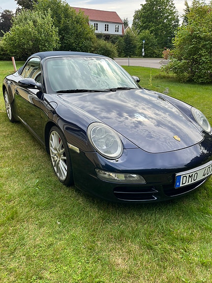 Porsche 911 Carrera S 2 of 5