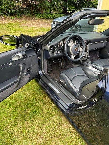 Porsche 911 Carrera S 6 of 9