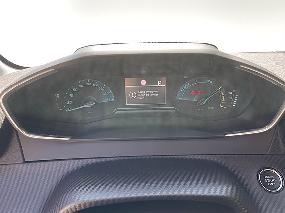 Peugeot e-208 8 of 15