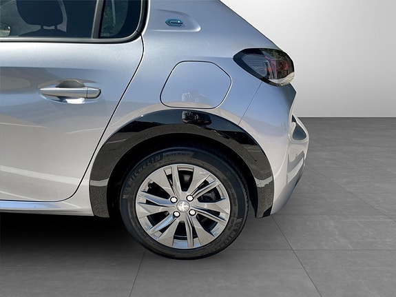 Peugeot e-208 14 of 15
