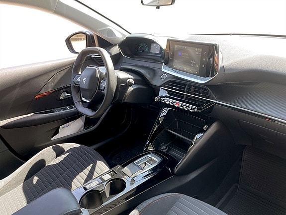 Peugeot e-208 11 of 15