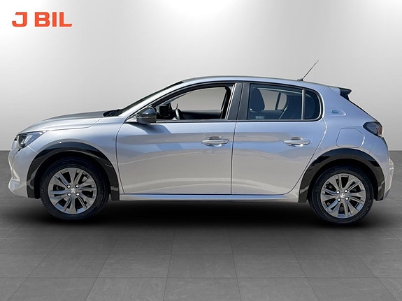 Peugeot e-208 13 of 15