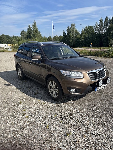 Hyundai Santa Fe 3 of 4