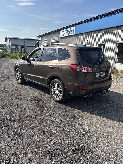 Hyundai Santa Fe 2 of 4
