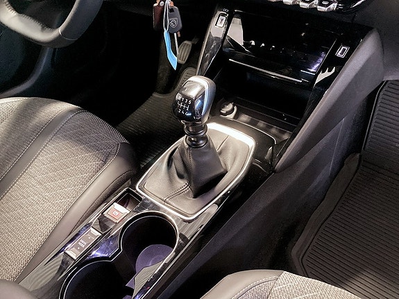 Peugeot 2008 10 of 15