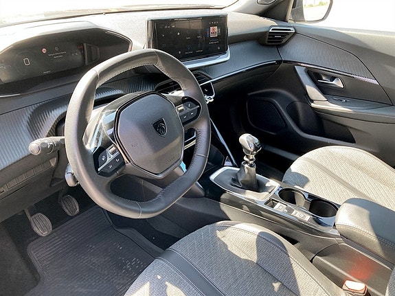 Peugeot 2008 4 of 15