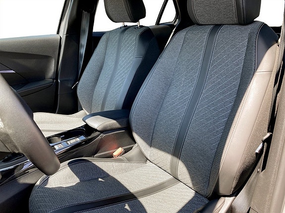 Peugeot 2008 5 of 15