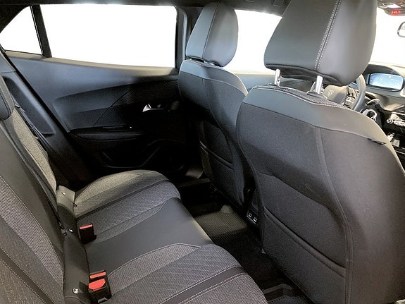 Peugeot 2008 12 of 15