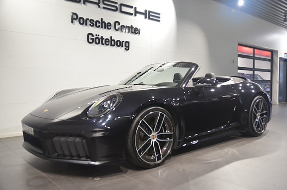 Porsche 911 Carrera 4 GTS 8 of 16