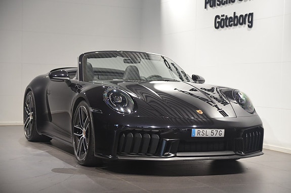 Porsche 911 Carrera 4 GTS 2 of 5