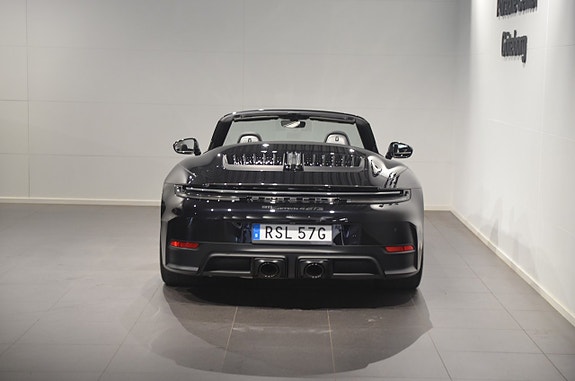Porsche 911 Carrera 4 GTS 7 of 16