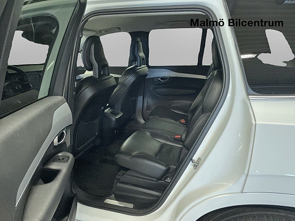 Volvo XC90 14 of 21