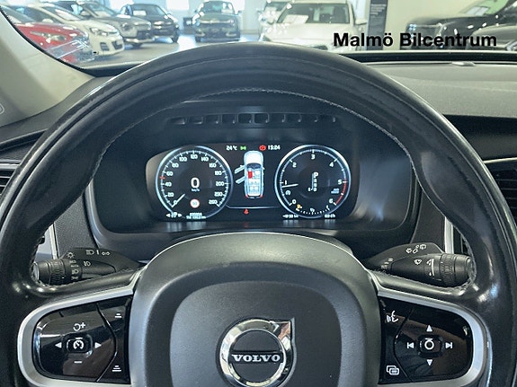 Volvo XC90 15 of 21