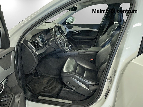 Volvo XC90 13 of 21