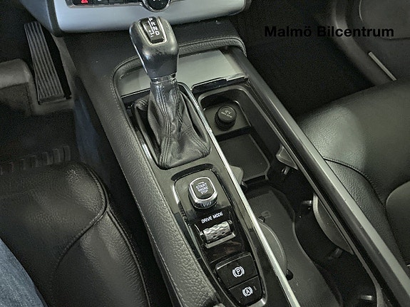 Volvo XC90 17 of 21