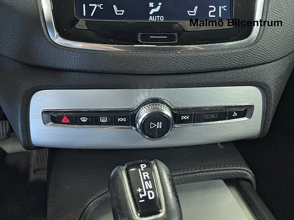 Volvo XC90 18 of 21
