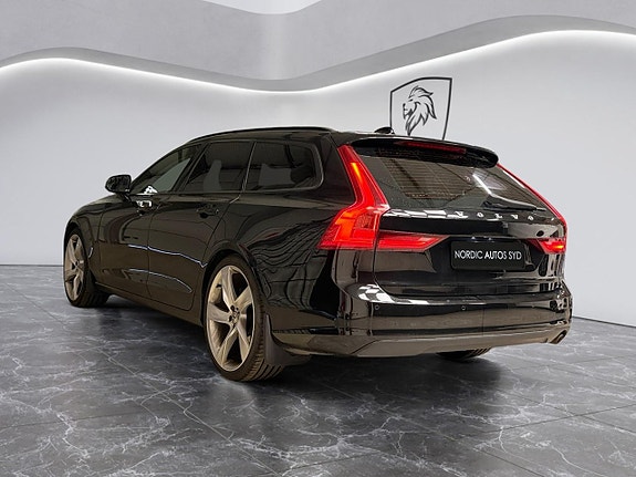 Volvo V90 3 of 5