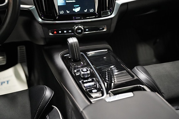 Volvo S90 17 of 30