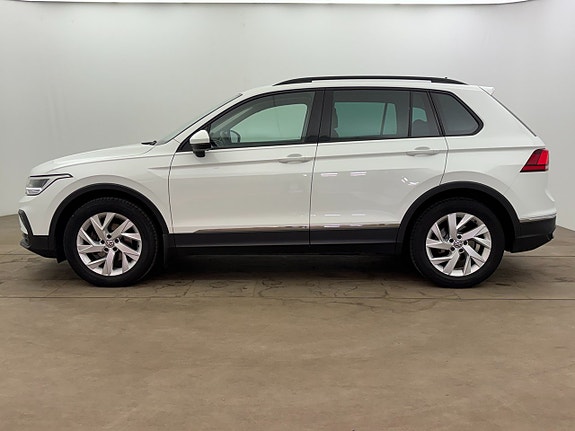 Volkswagen Tiguan 3 of 5