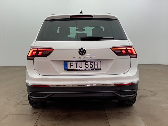 Volkswagen Tiguan 5 of 5