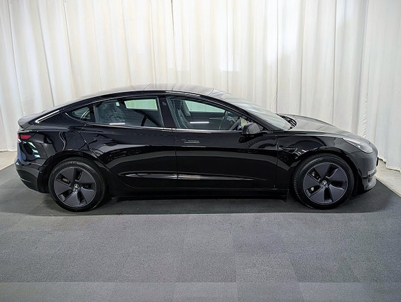 Tesla Model 3 5 of 5