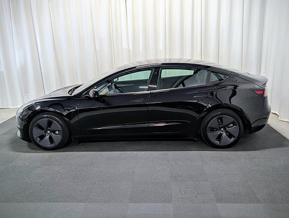 Tesla Model 3 2 of 5
