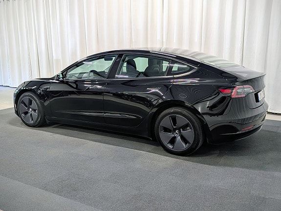 Tesla Model 3 3 of 5