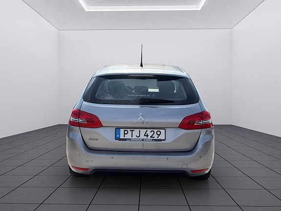 Peugeot 308 SW 4 of 5