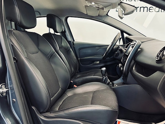 Renault Clio 9 of 12