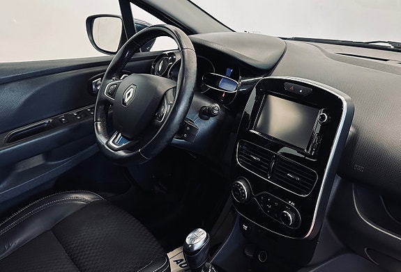Renault Clio 10 of 12