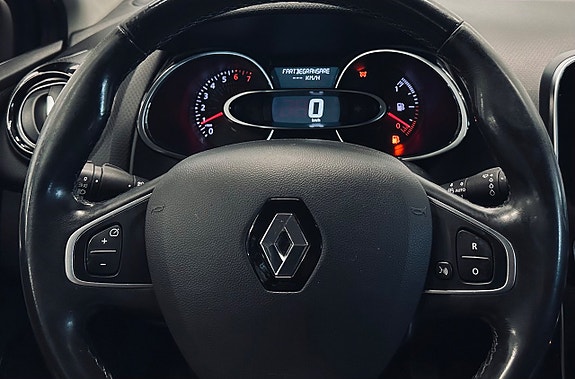Renault Clio 12 of 12