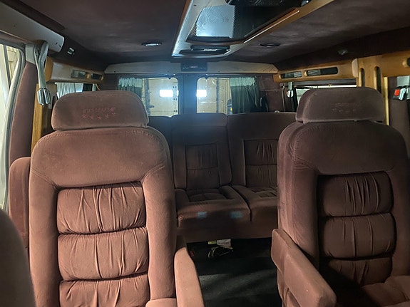 Chevrolet Express G1500 9 of 18